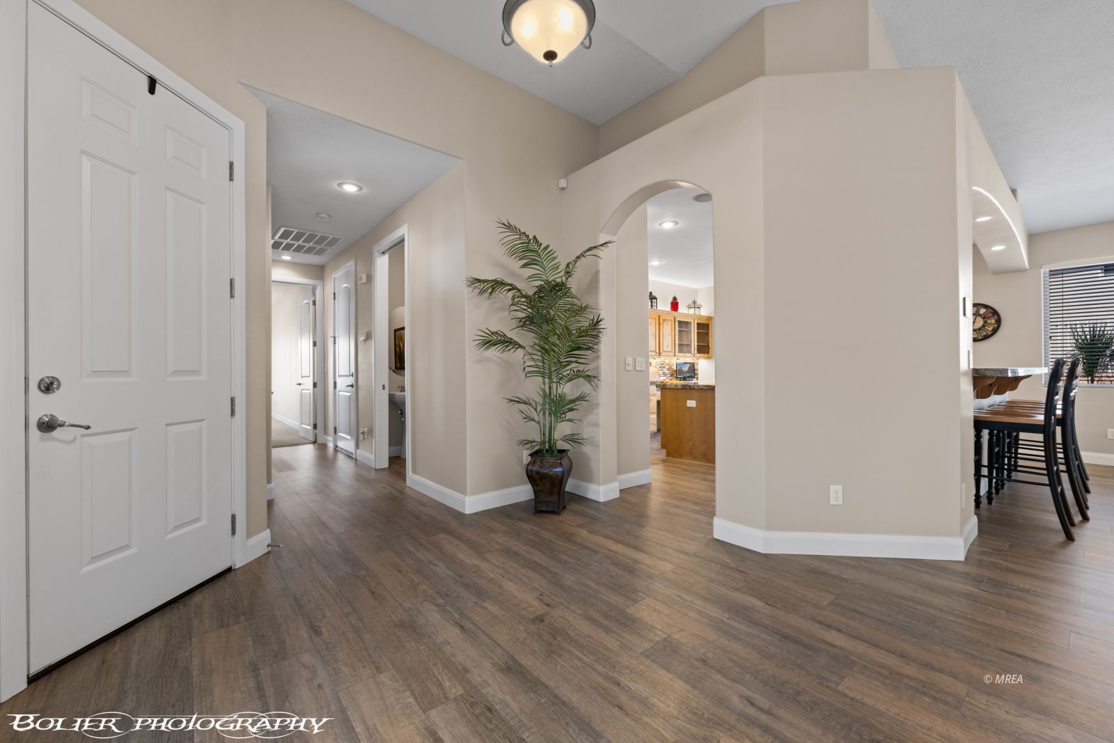 454  Highland View Ct