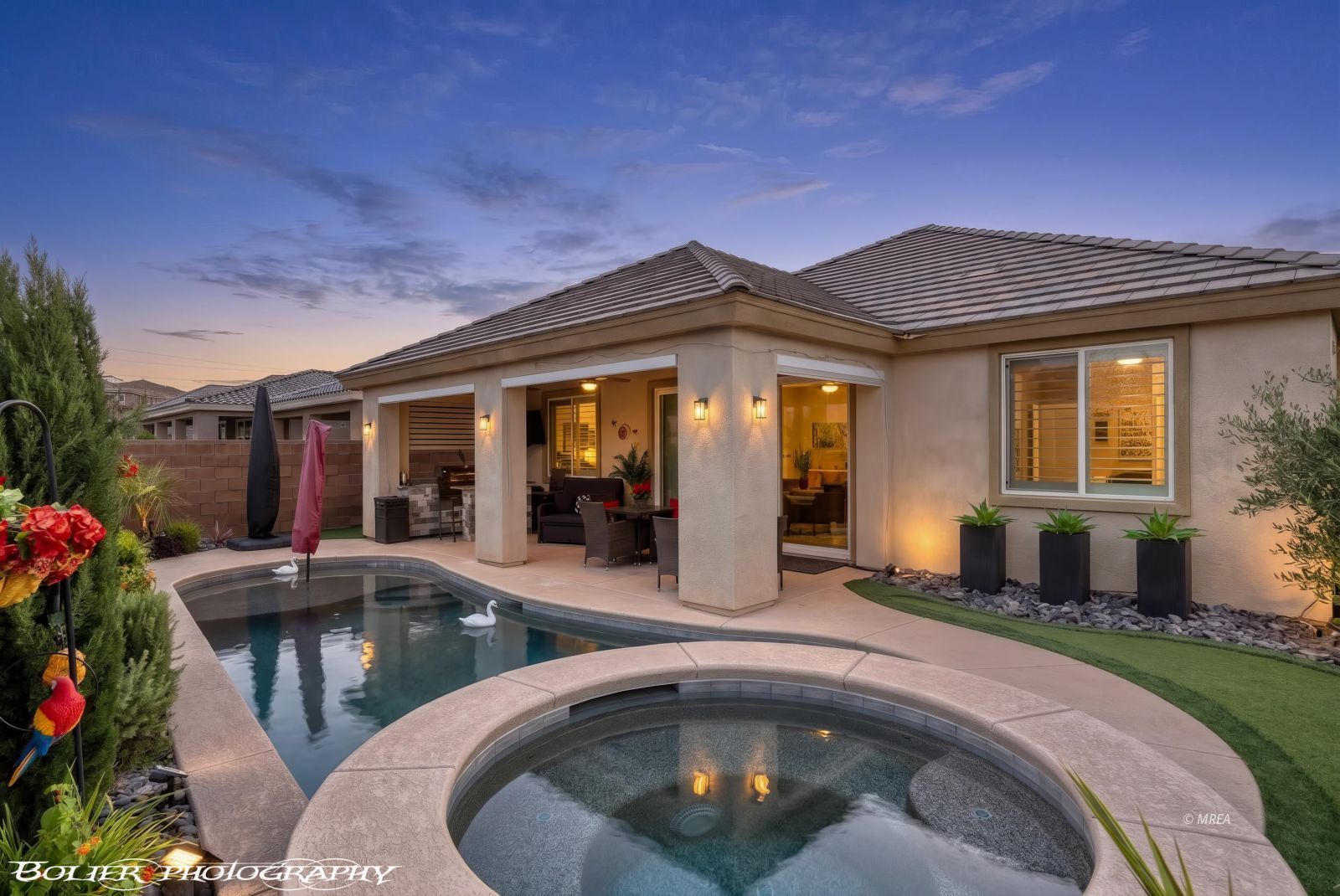 472  Paradise Valley Hts 