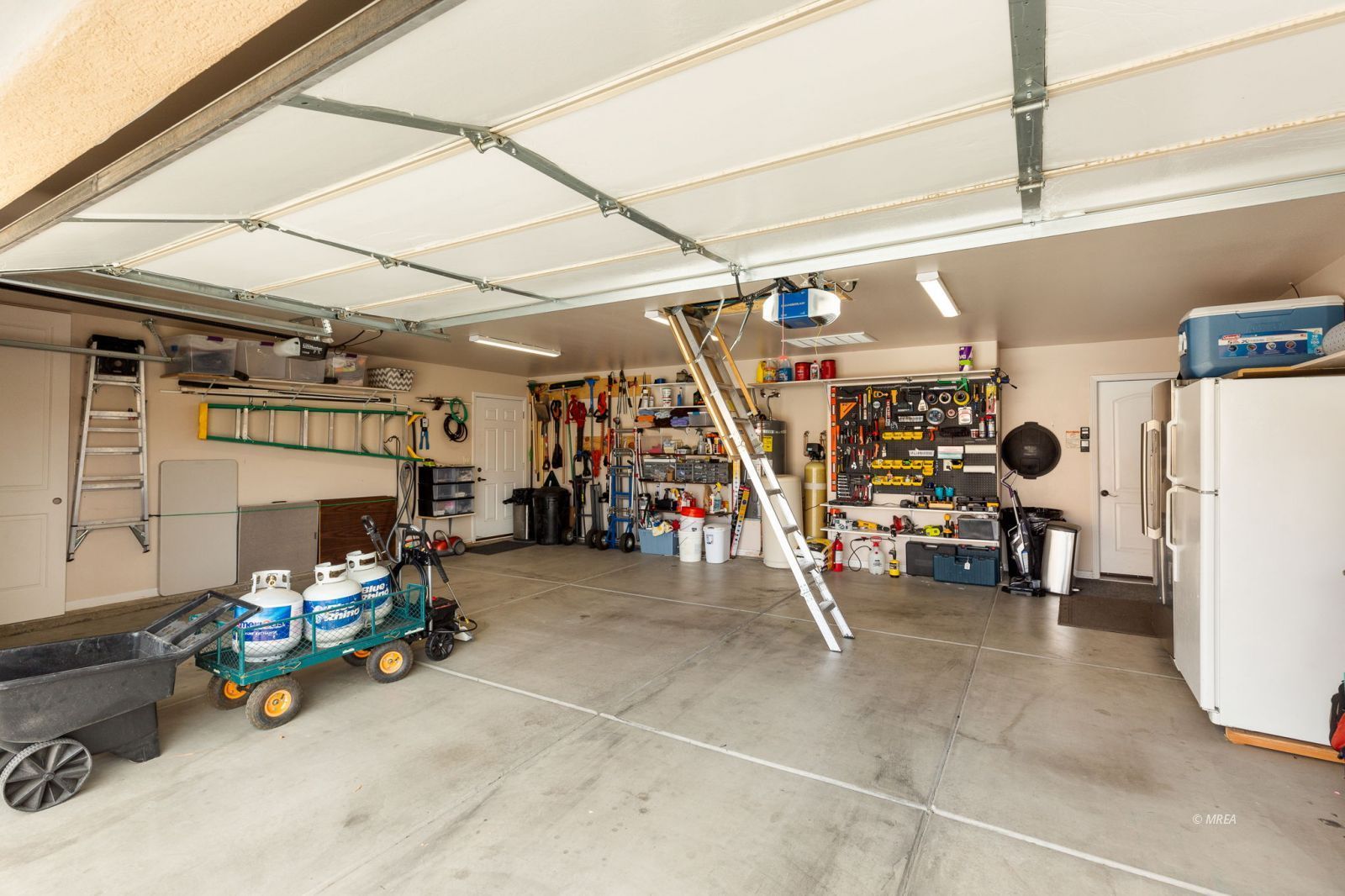 858  Falcon Glenn Dr