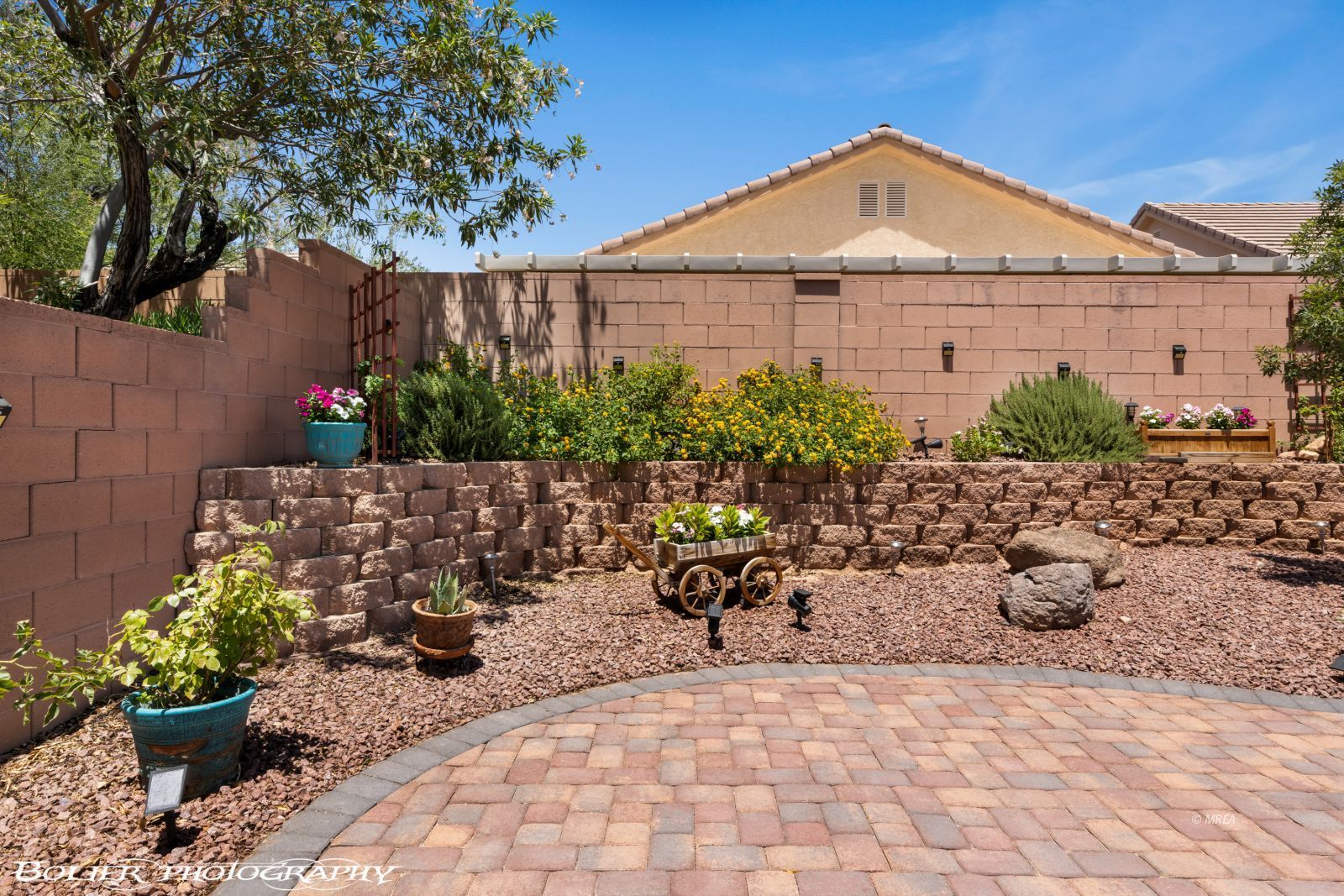 871  Falcon Glenn Dr