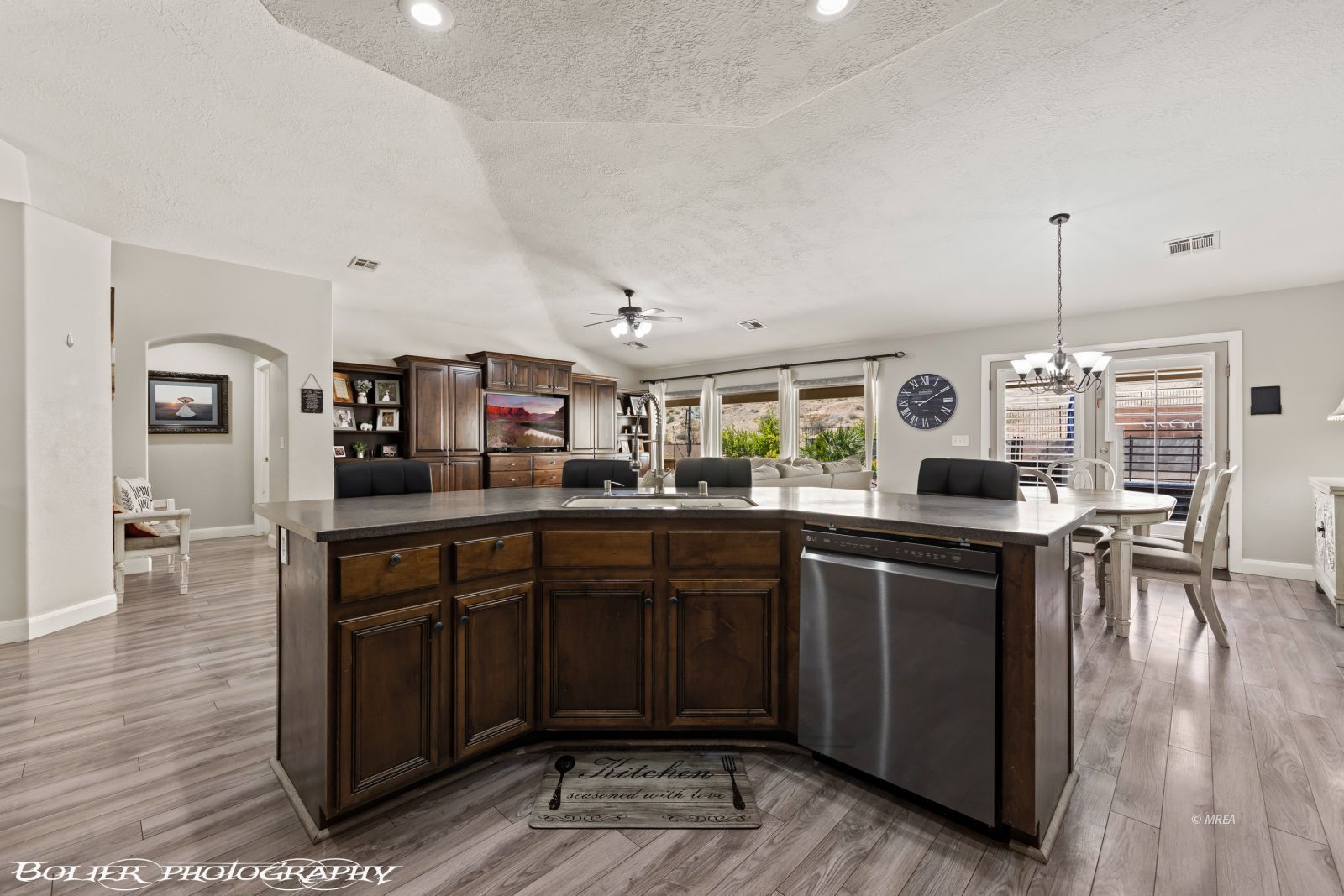 564  Desert Tortoise Way