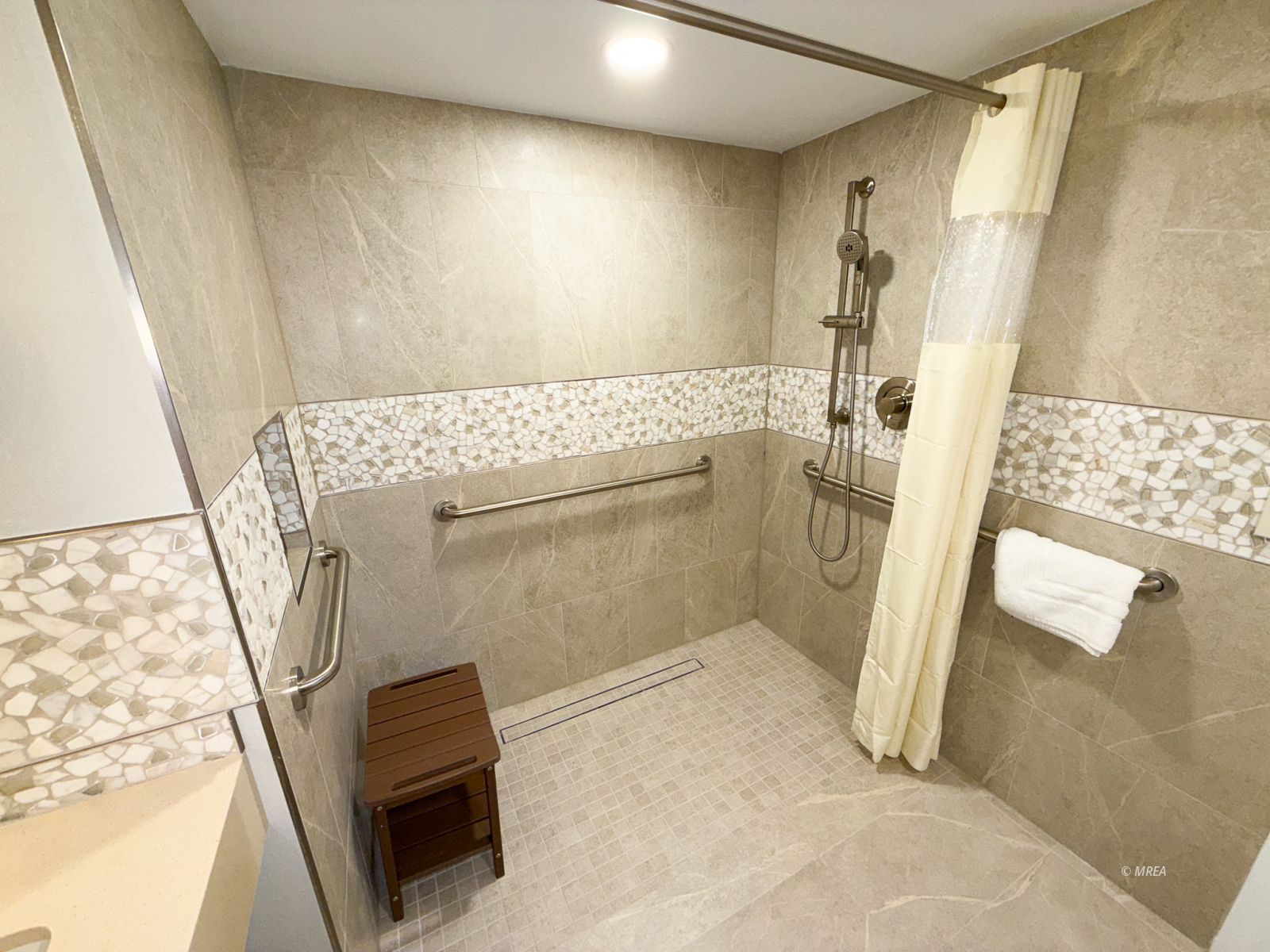 555  Highland Dr #219