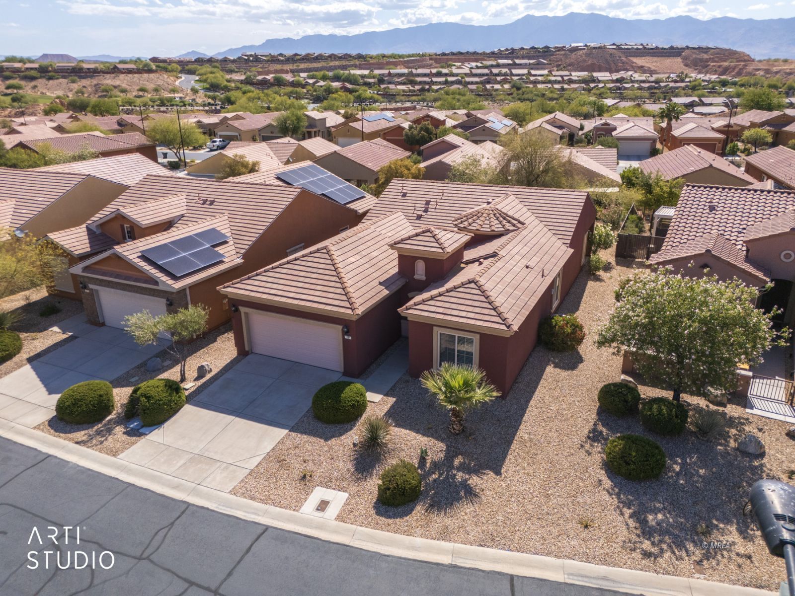 1064  Buckboard Trail 