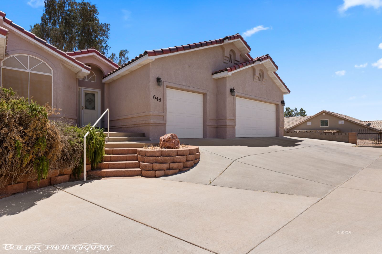 648  Valley View Dr