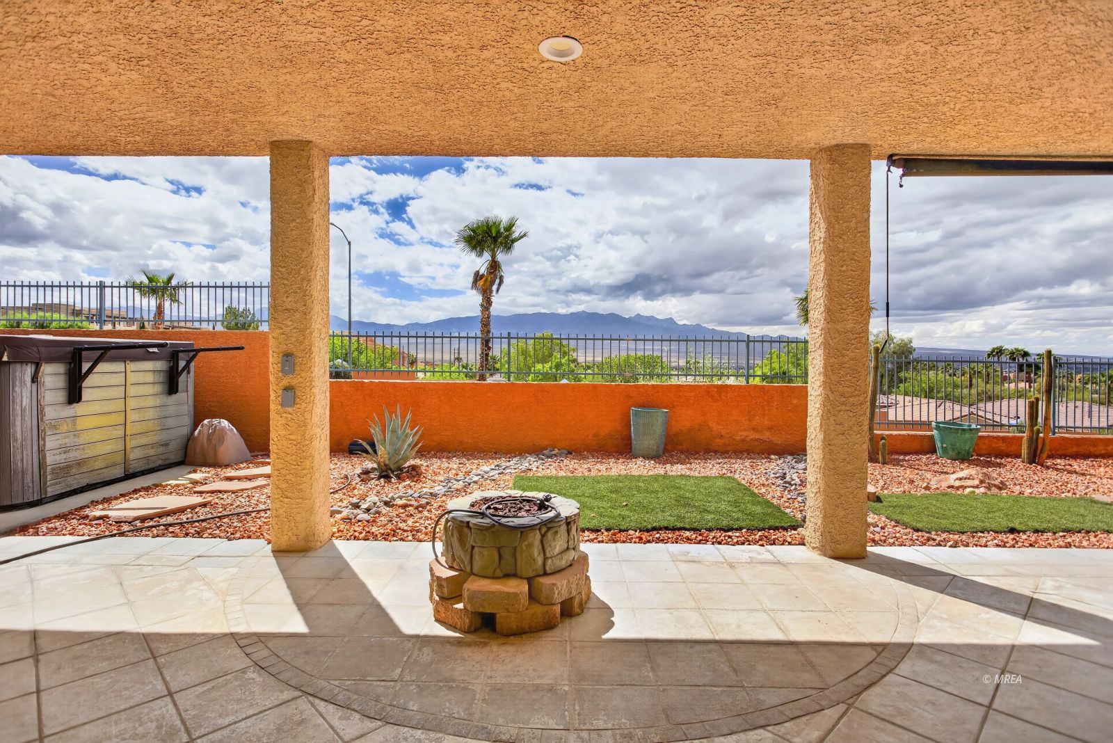 414  Crystal Canyon Dr