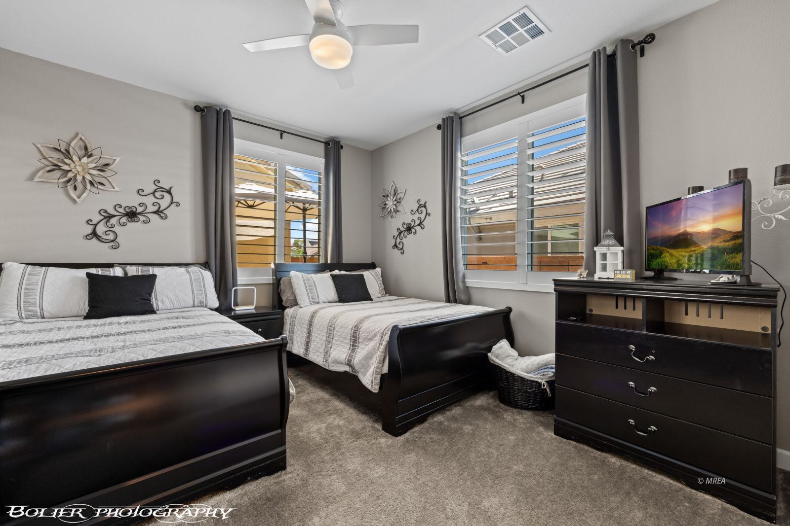 472  Paradise Valley Hts 