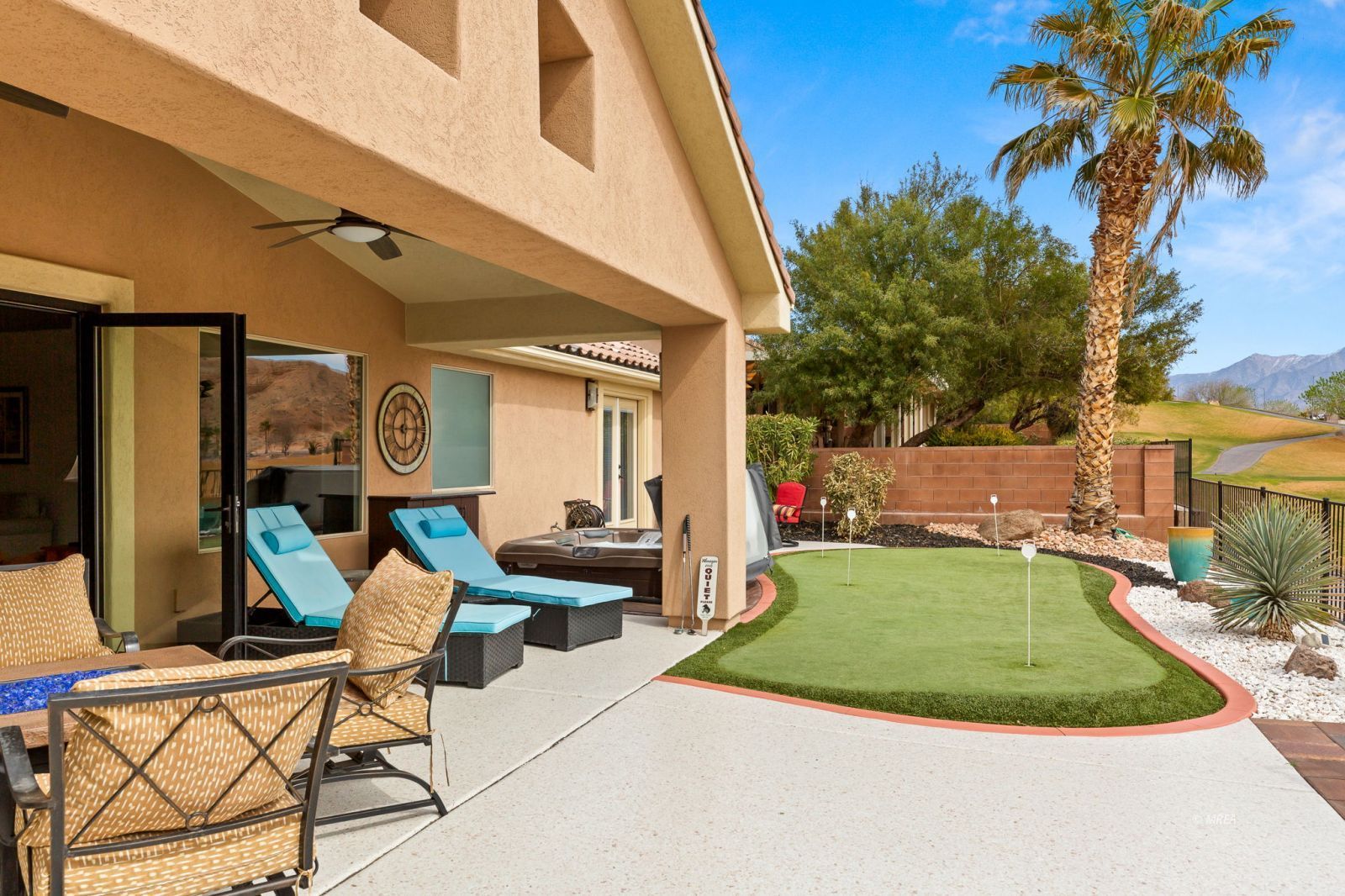 858  Falcon Glenn Dr