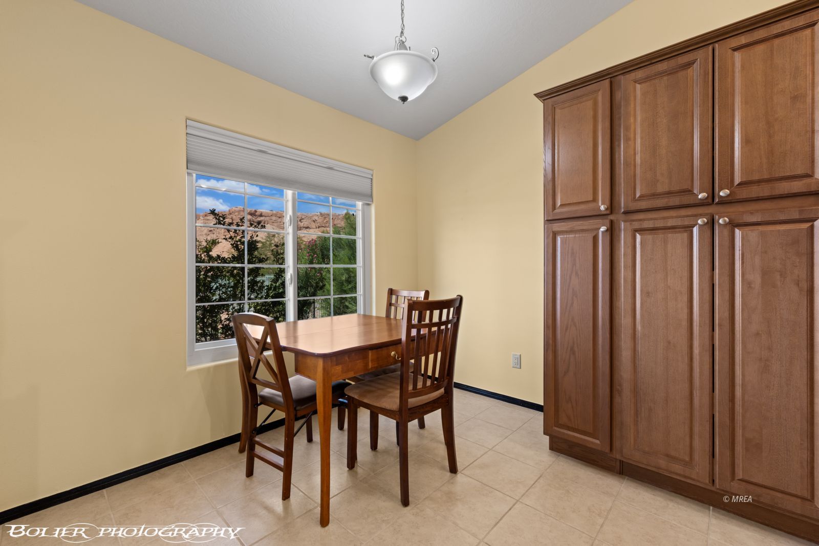 998  Opal St