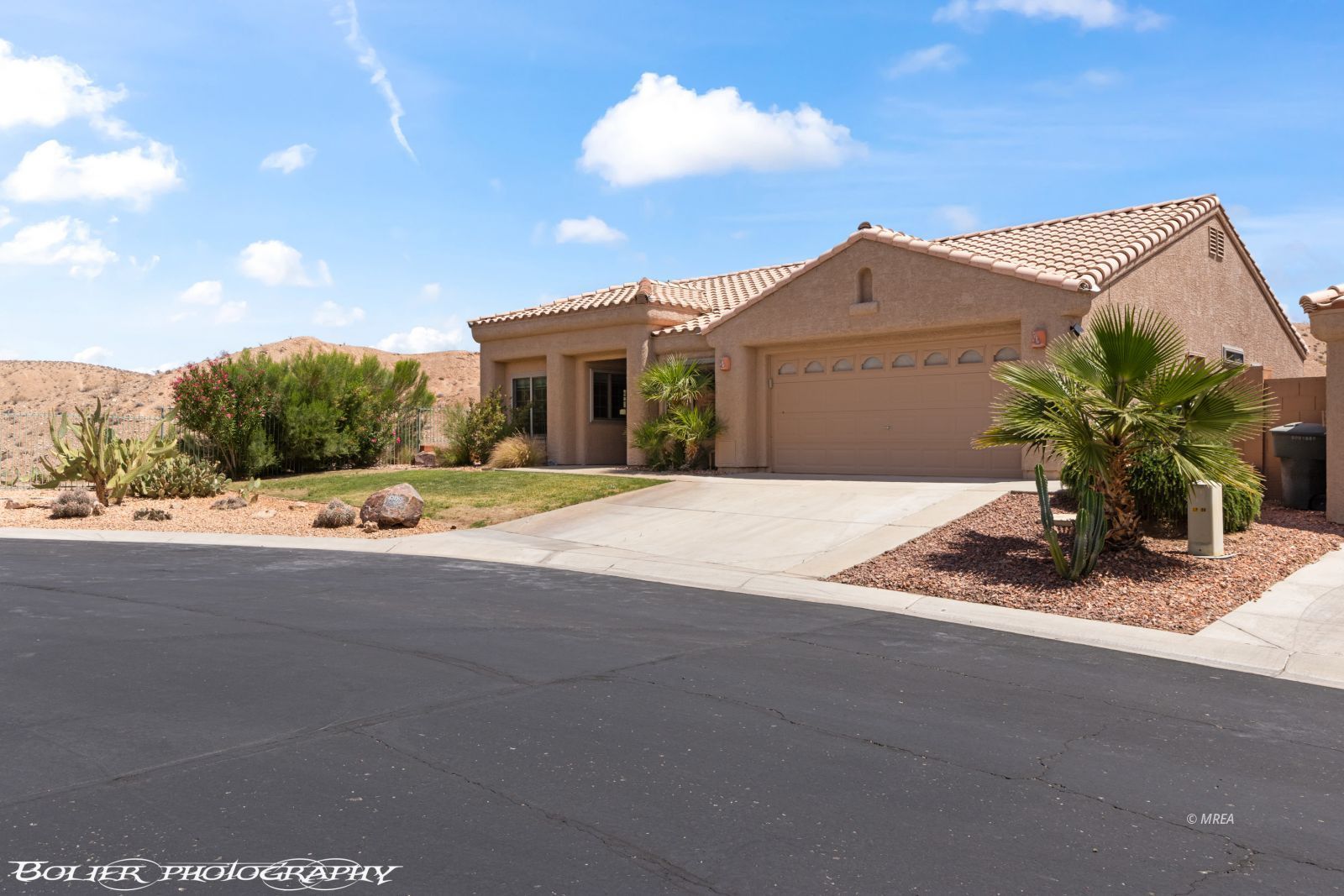 998  Opal St