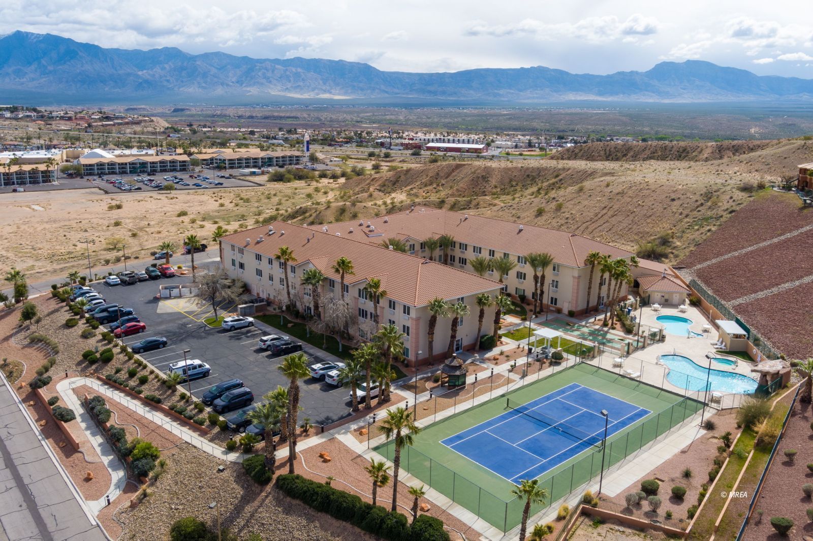 555  Highland Dr #307