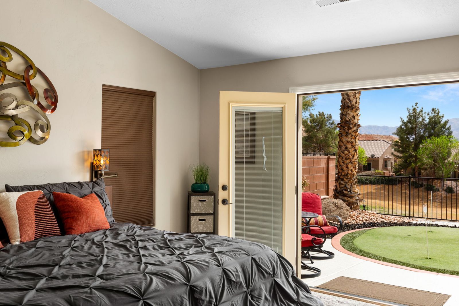 858  Falcon Glenn Dr