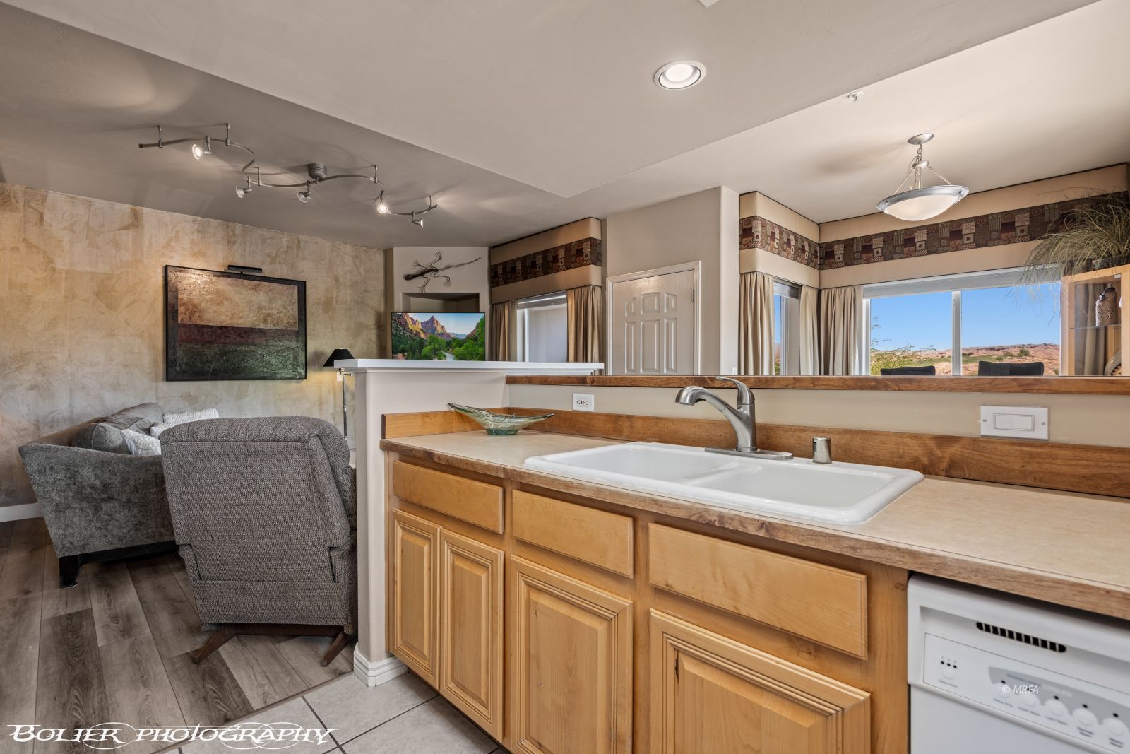 405  Paradise Parkway  #290