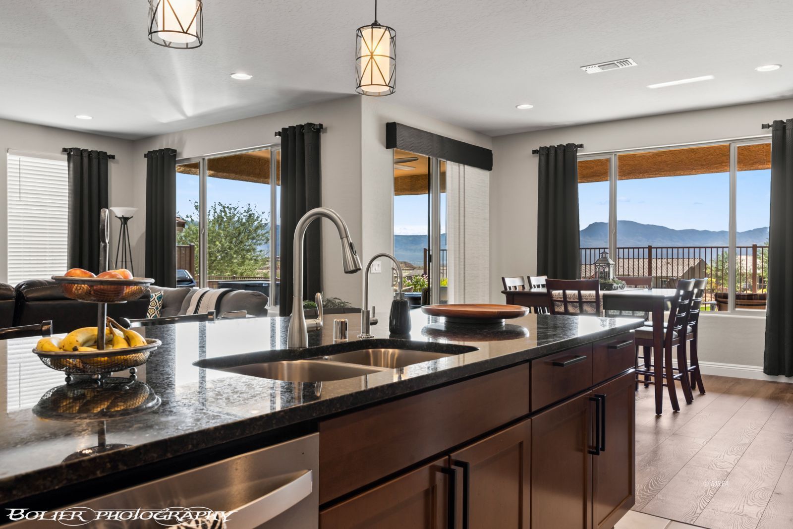 1480  Caramel Cliffs Trl 