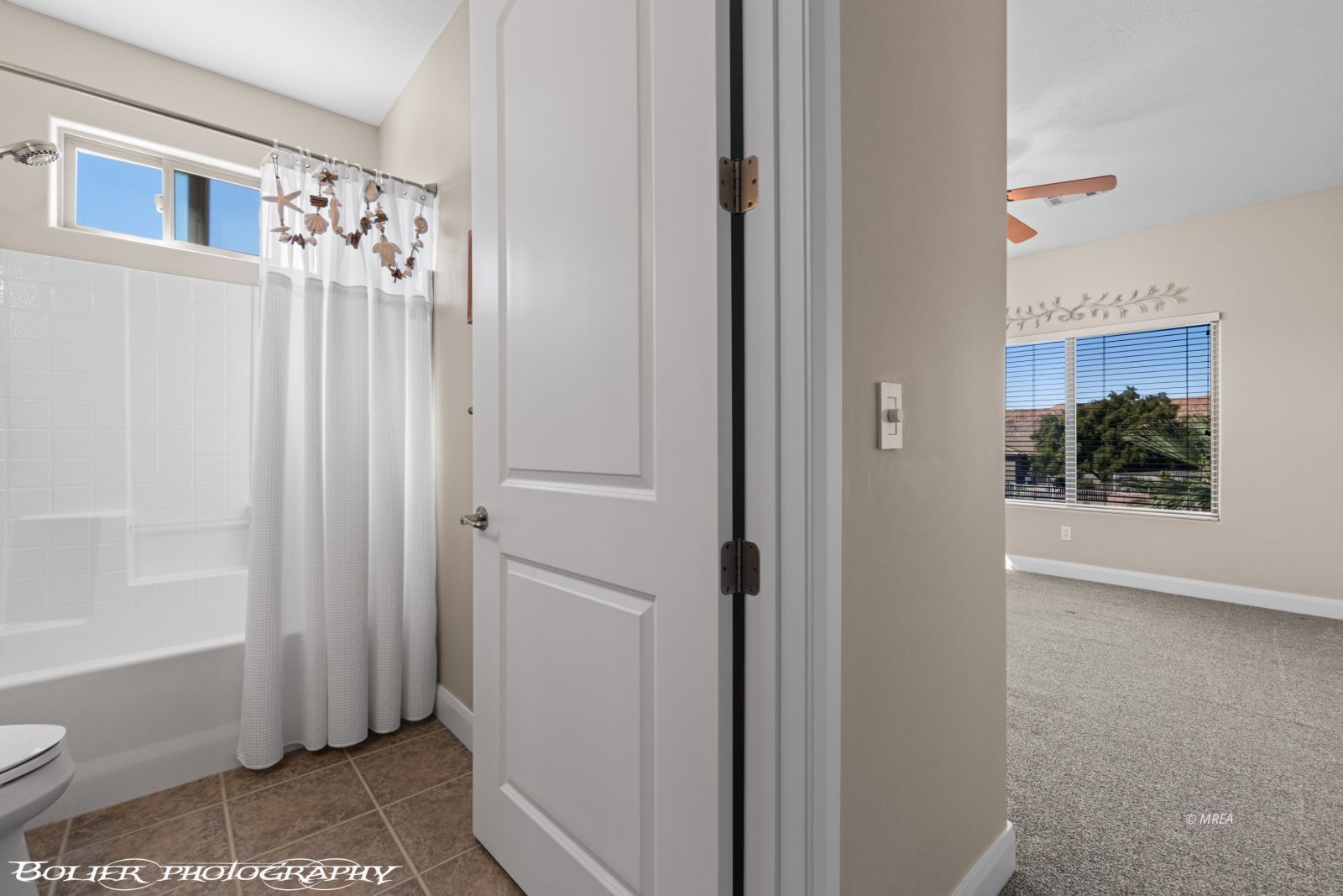 454  Highland View Ct