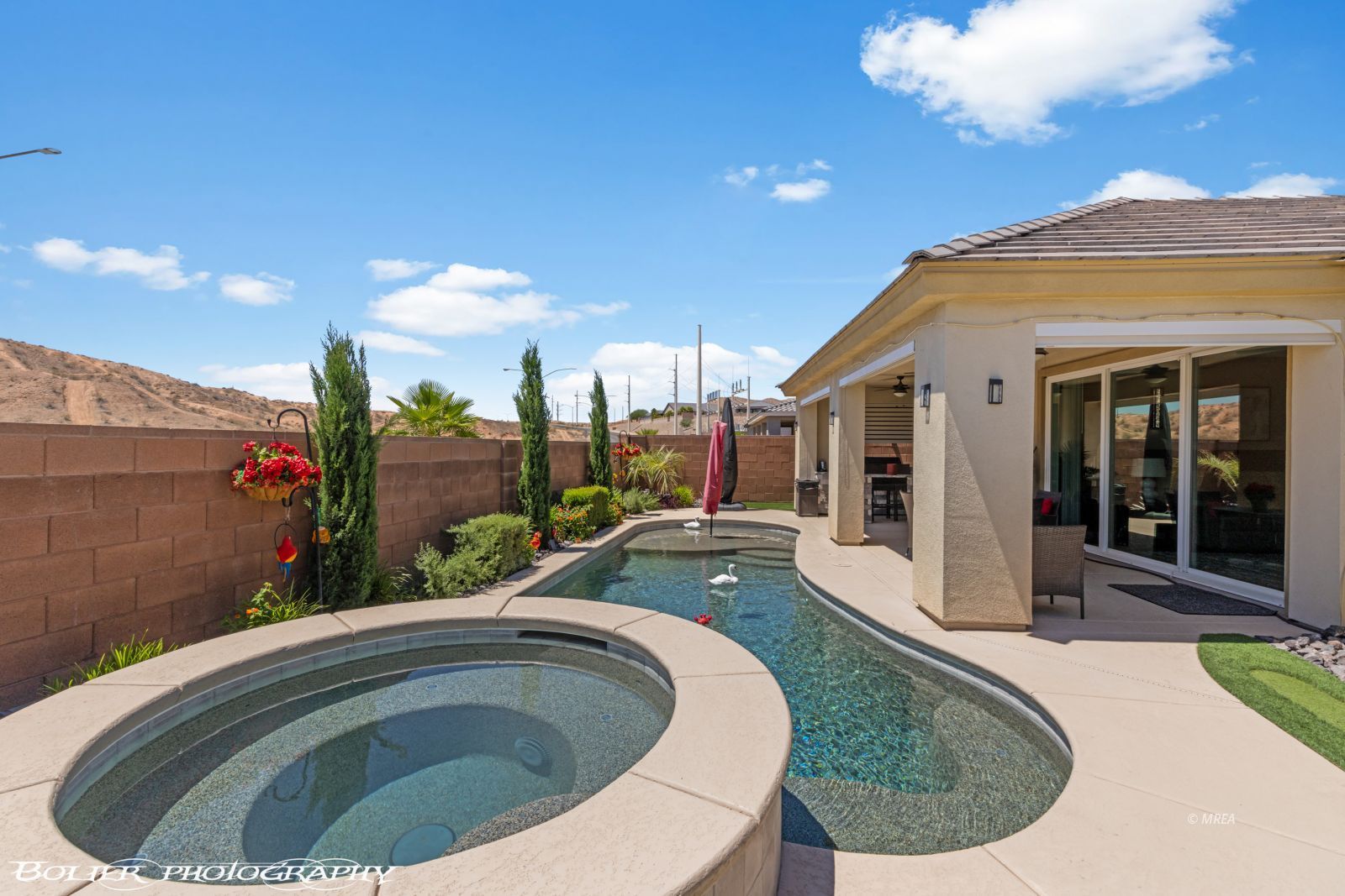 472  Paradise Valley Hts 