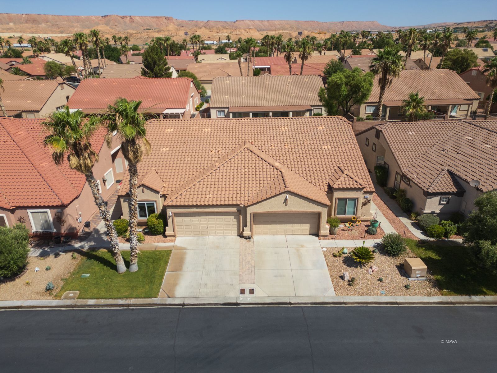 1229  Augusta Hills St