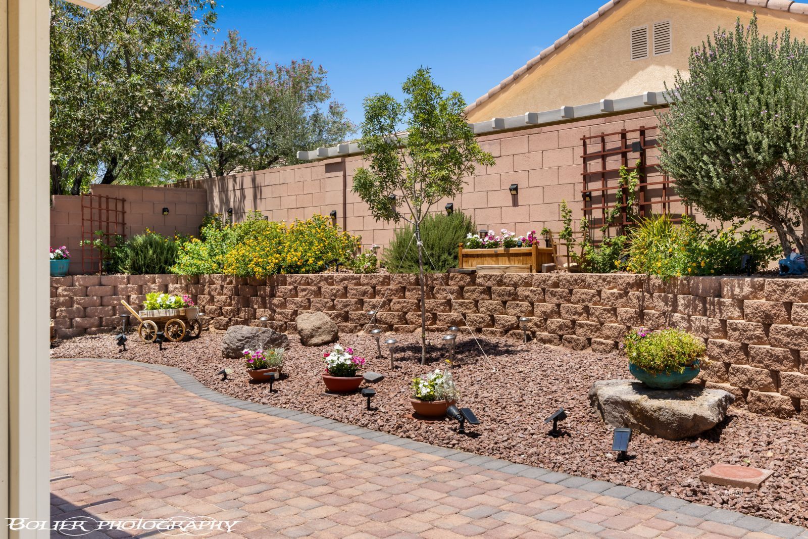 871  Falcon Glenn Dr