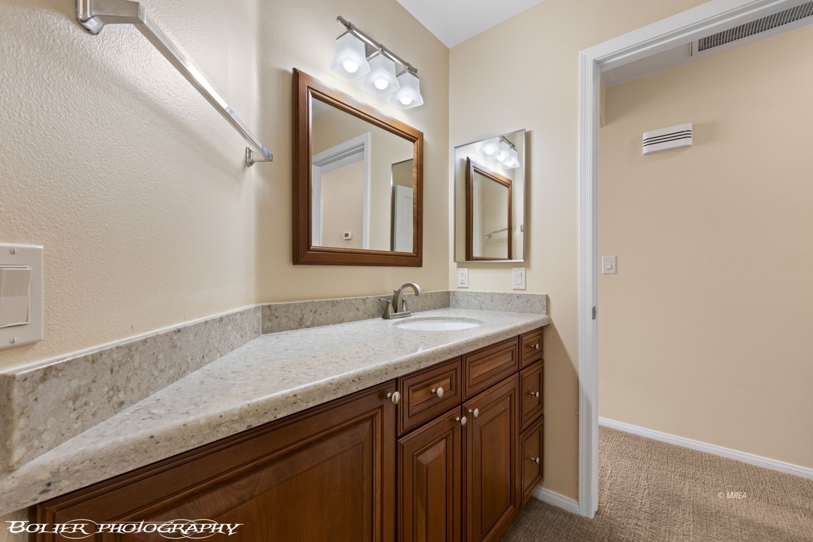 998  Opal St