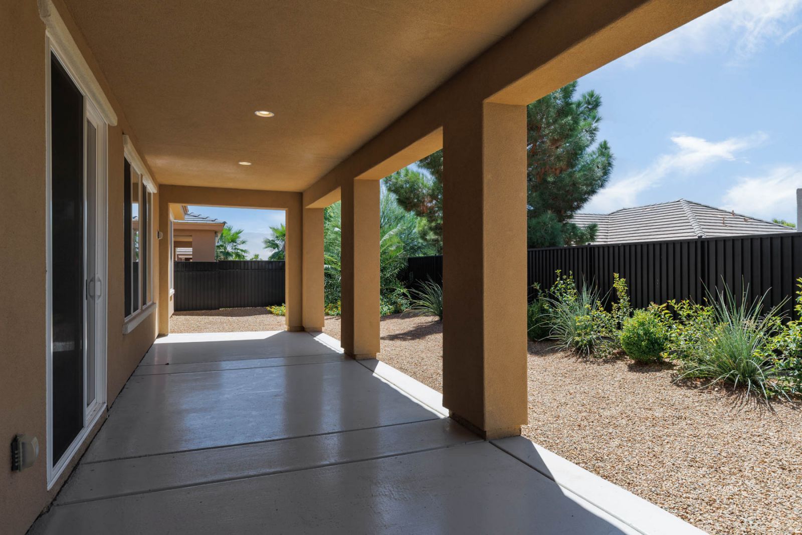 1147  Pebble View Ln