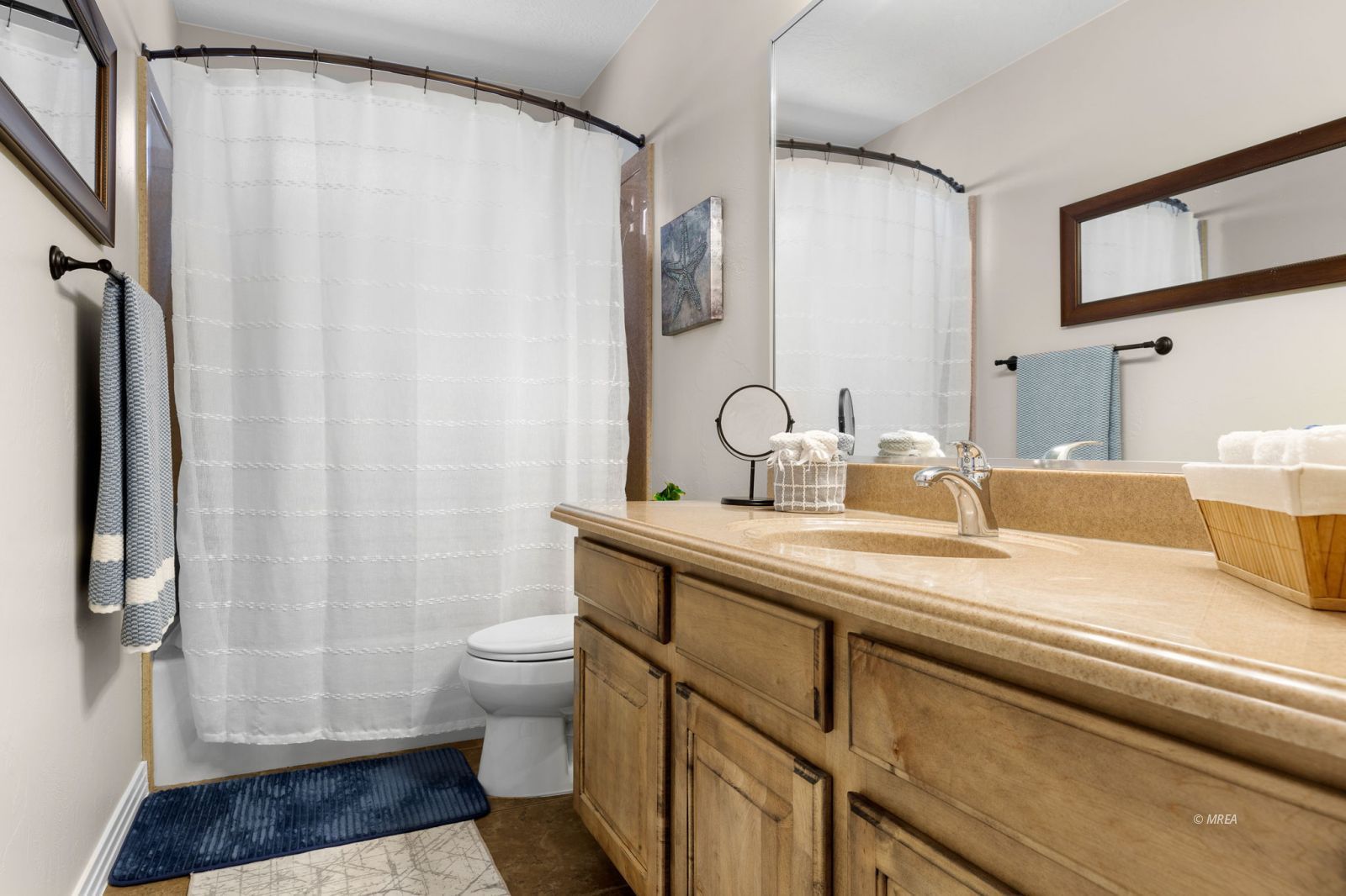 858  Falcon Glenn Dr