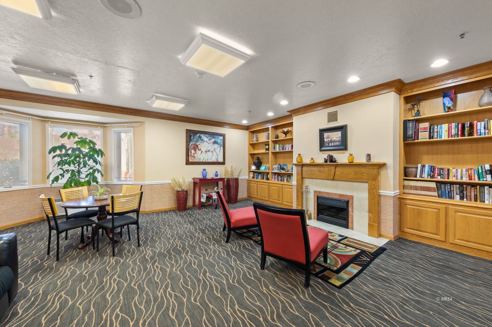 555  Highland Dr #330
