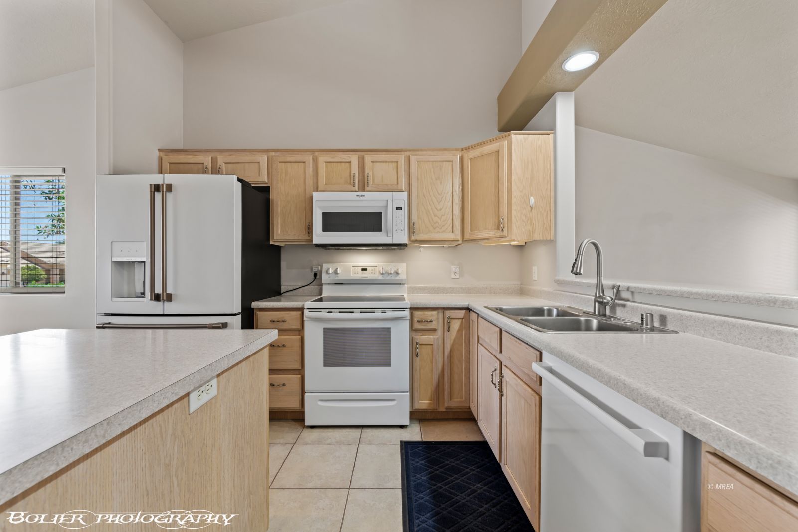 871  Falcon Glenn Dr