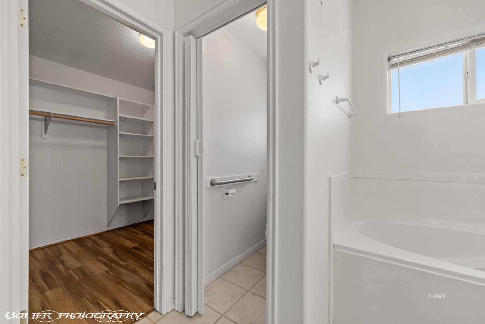 648  Valley View Dr