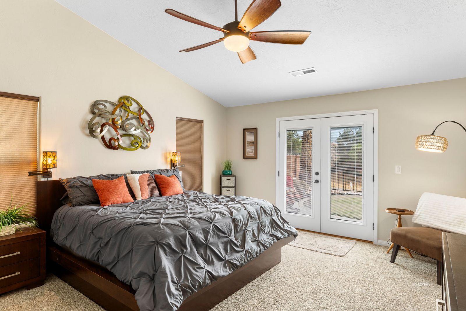 858  Falcon Glenn Dr