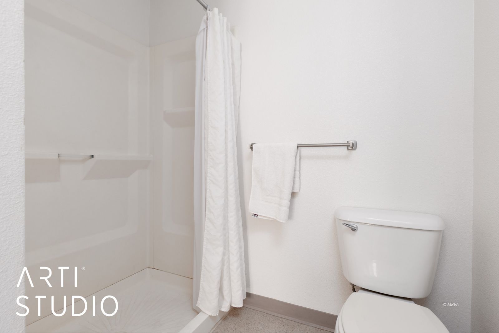 555  Highland Dr #211