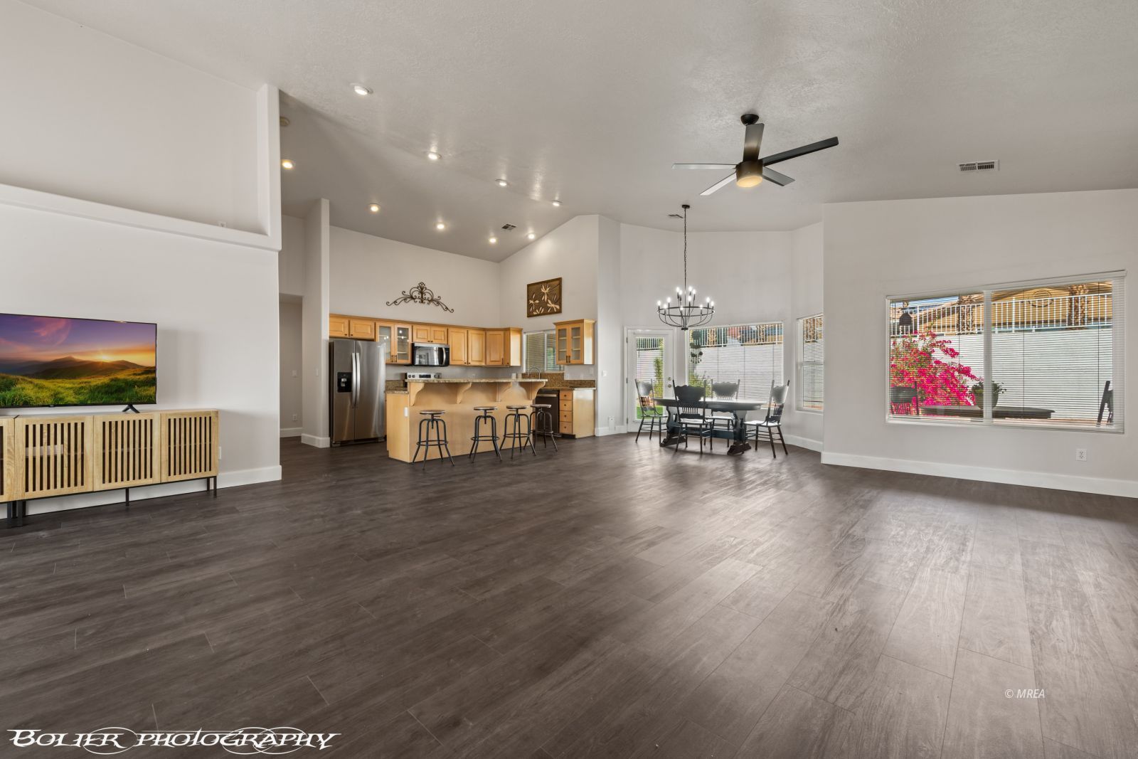 589  Casa Grande Cir