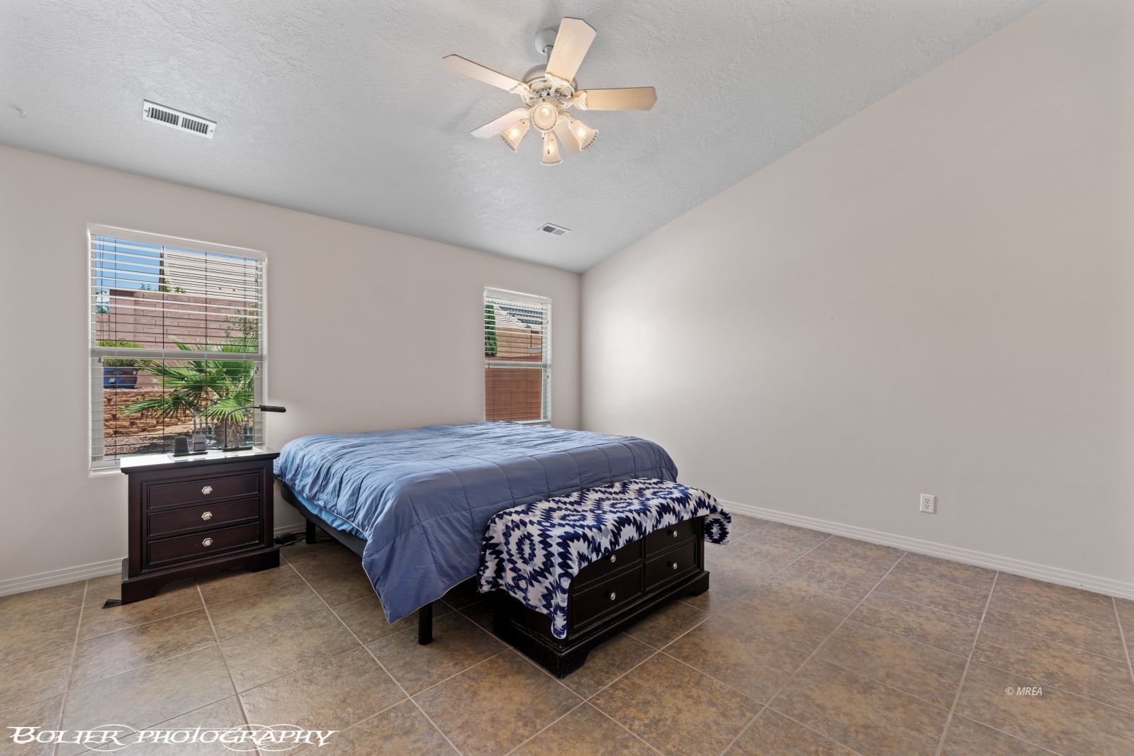 871  Falcon Glenn Dr