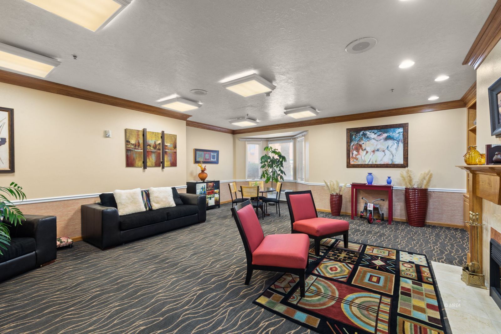 555  Highland Dr #307