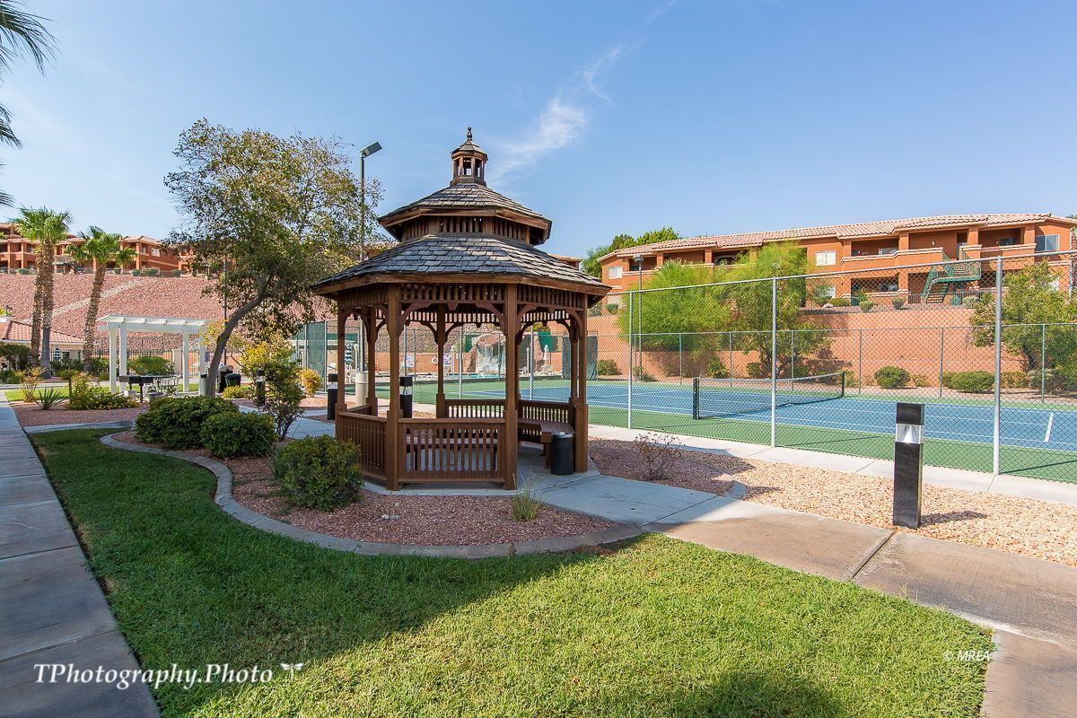 555  Highland Dr #307