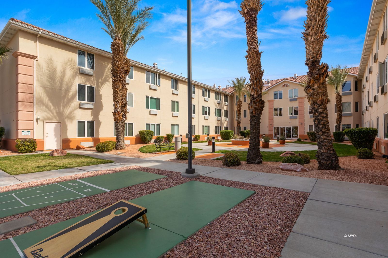 555  Highland Dr #307