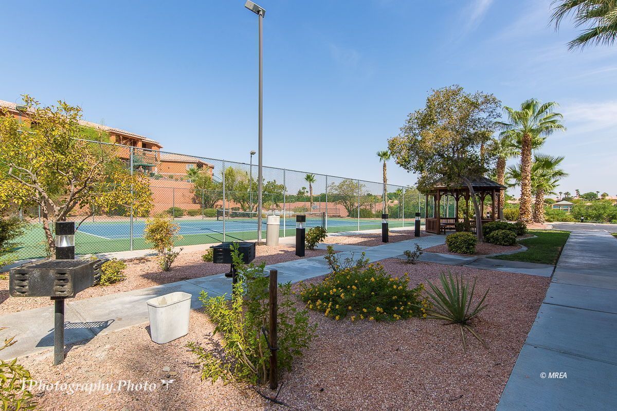 555  Highland Dr #307