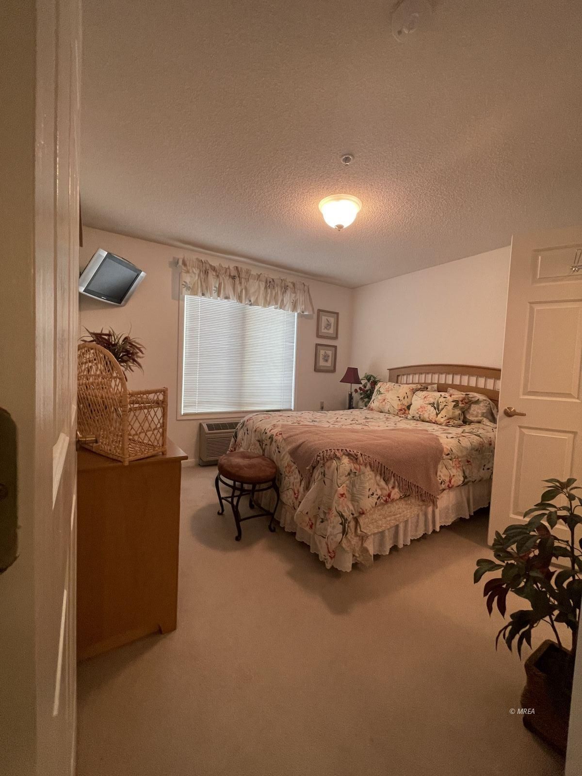 555  Highland Dr  #207
