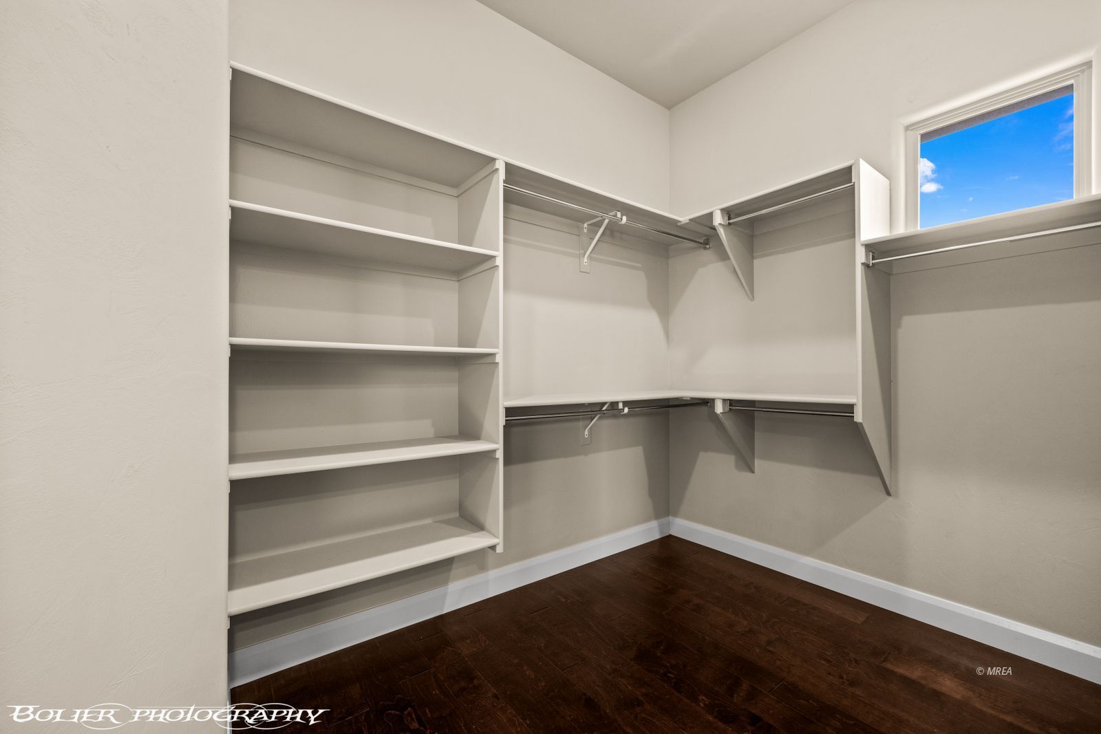 1111  Falcon Nest Ct