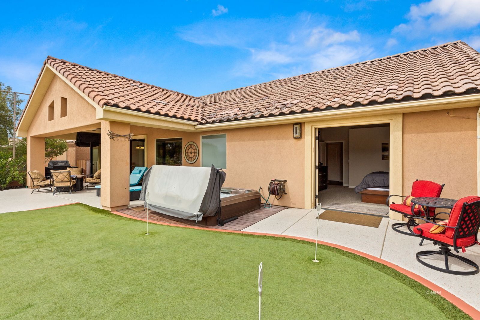 858  Falcon Glenn Dr