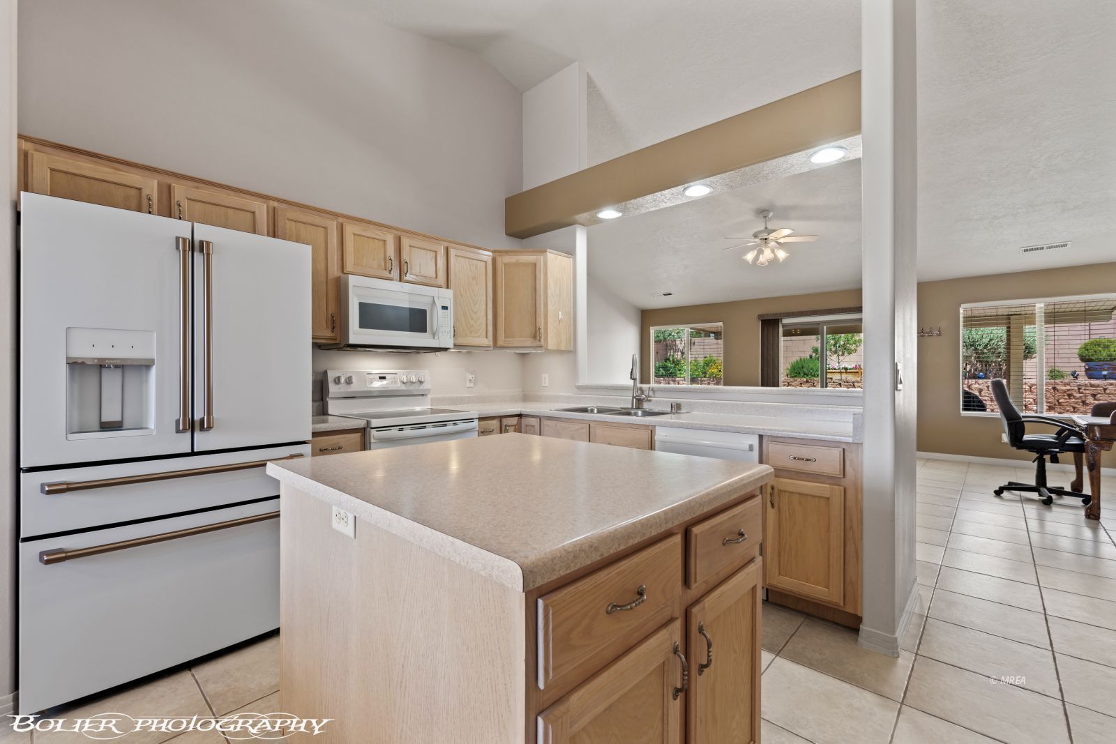 871  Falcon Glenn Dr