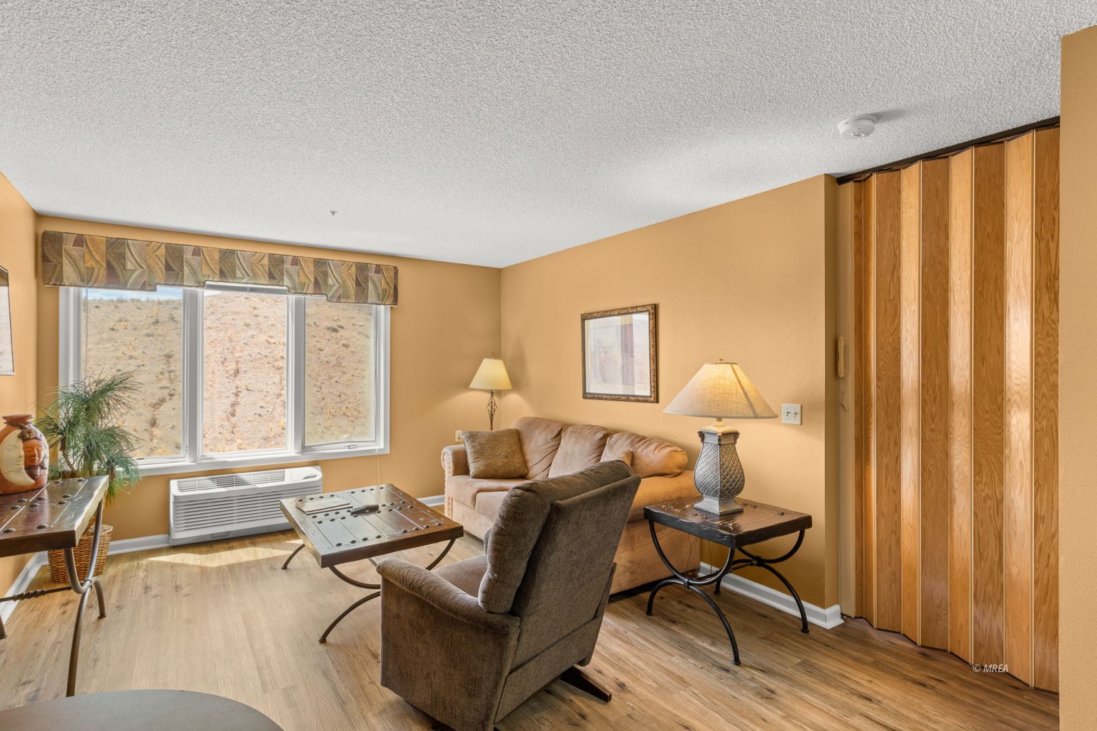 555  Highland Dr #307