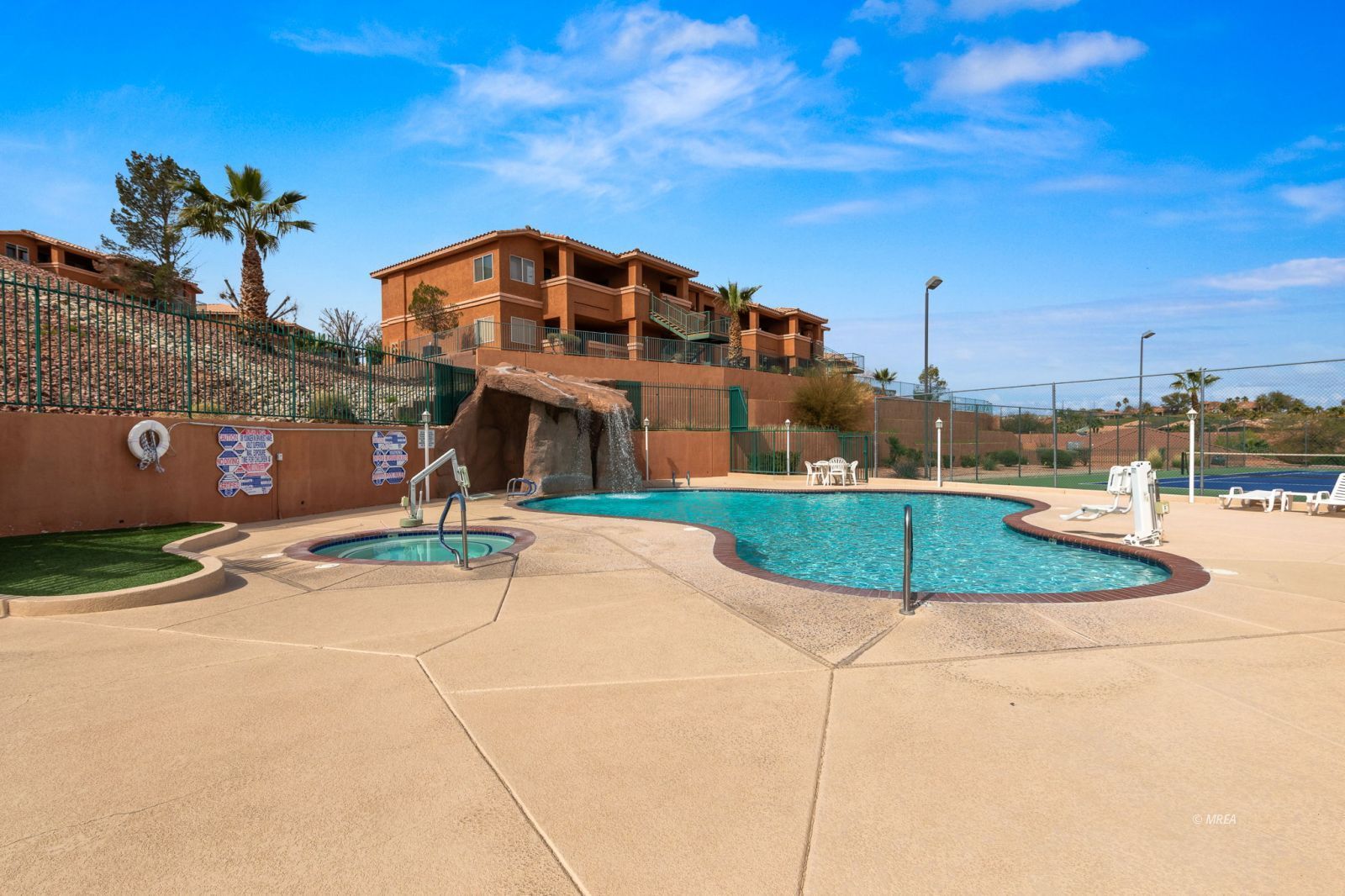 555  Highland Dr #330