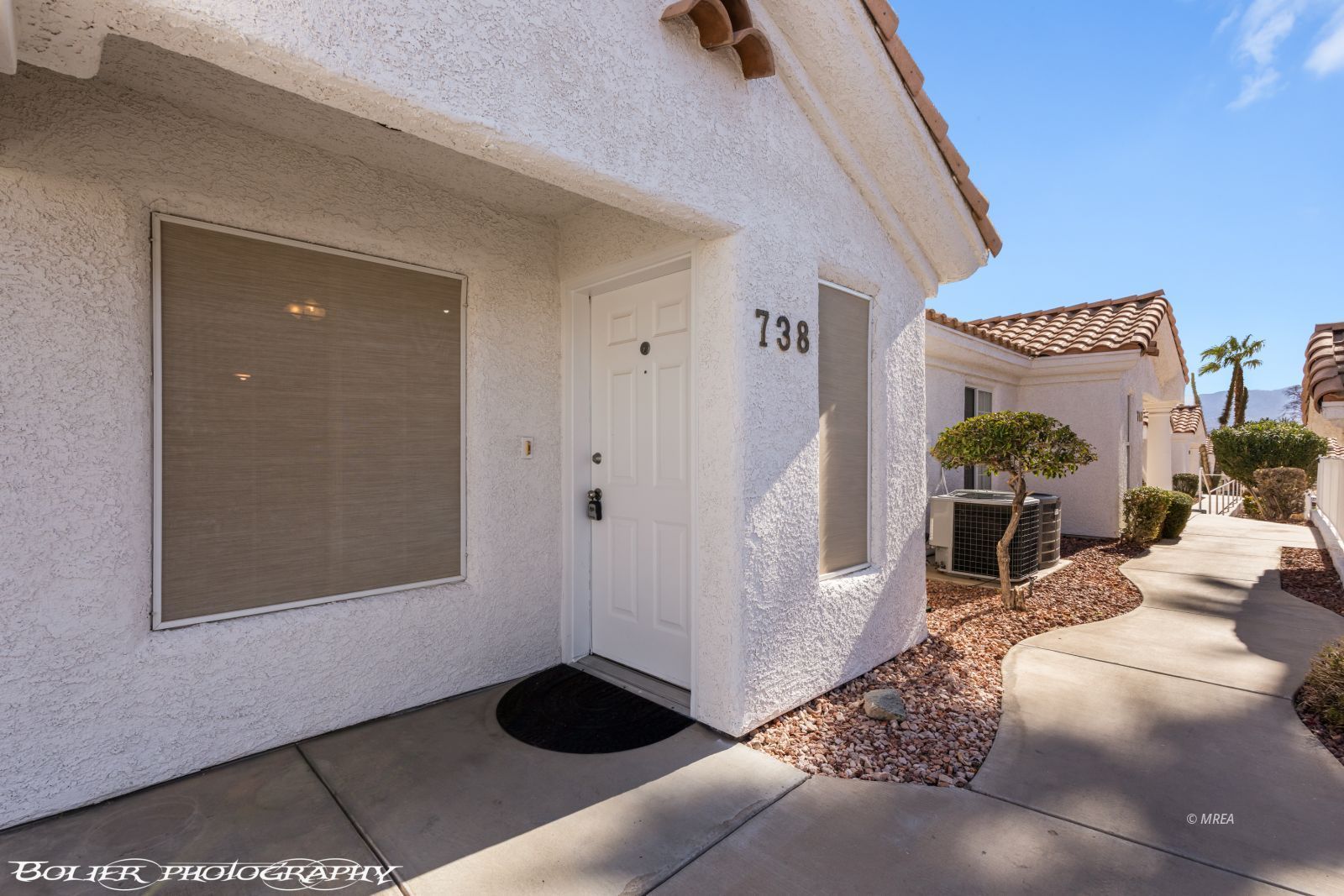 738  Mesa Springs Dr