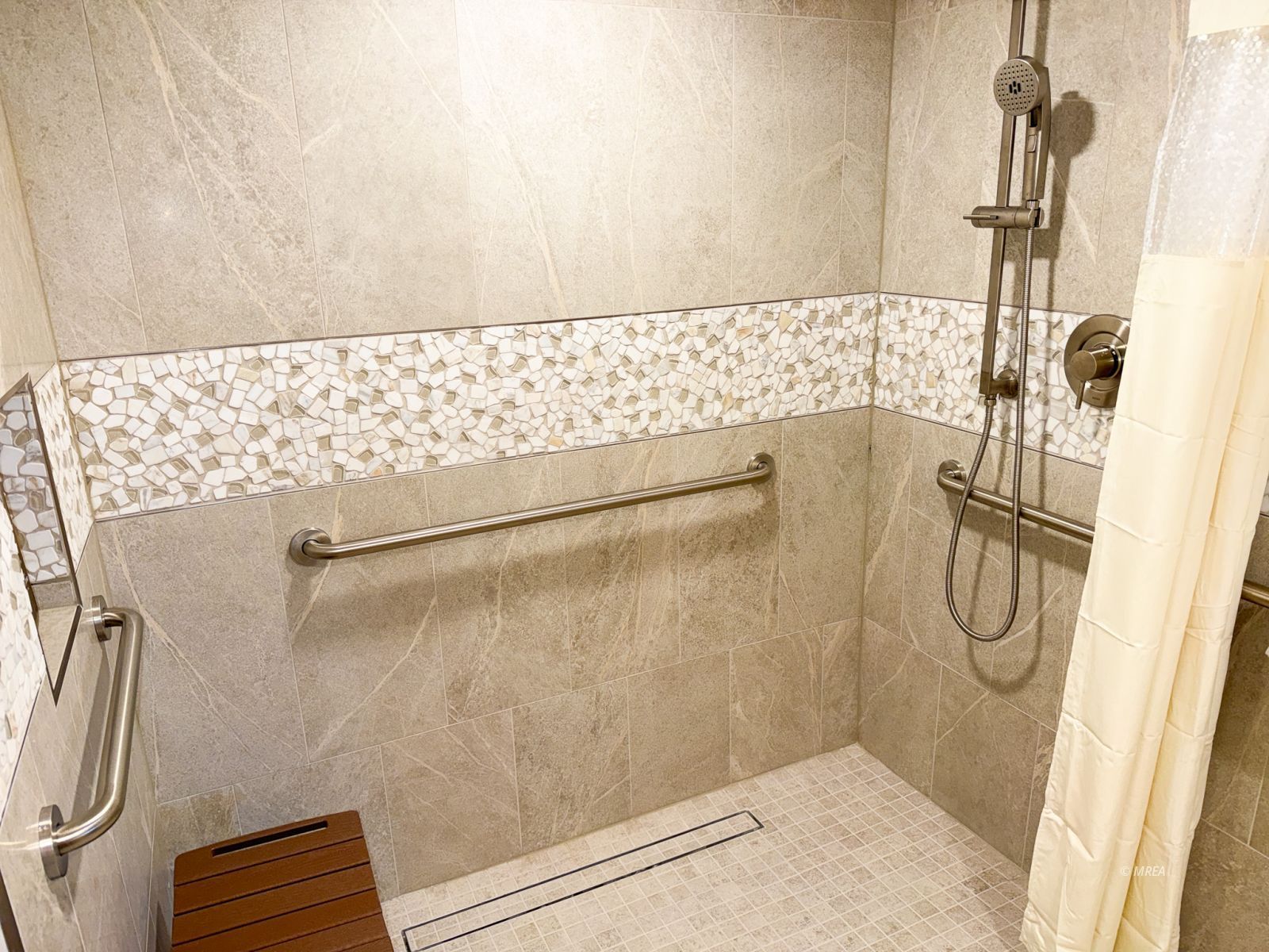 555  Highland Dr #219