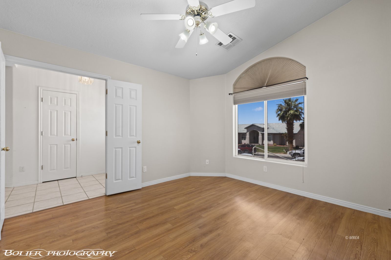648  Valley View Dr