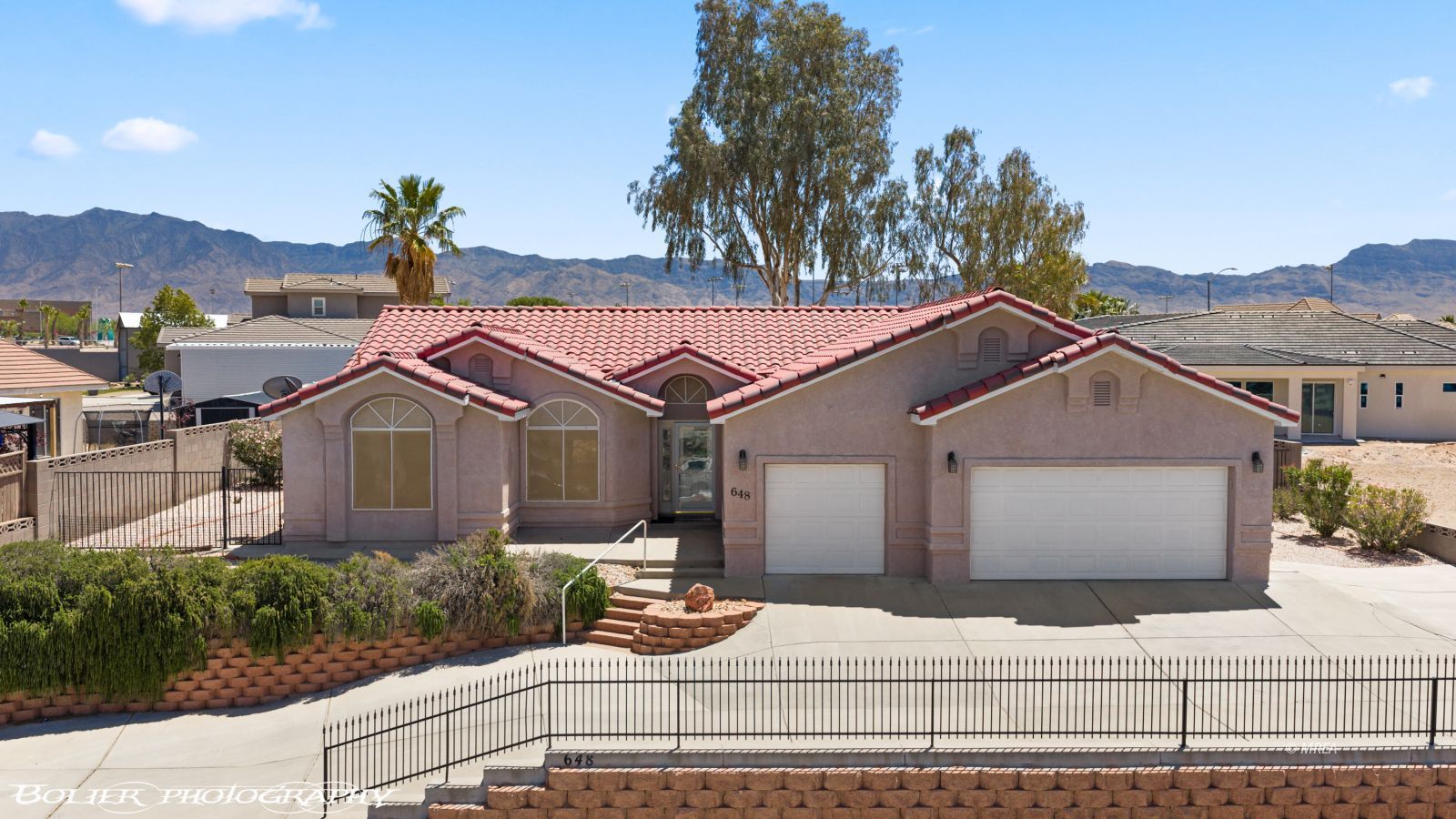 648  Valley View Dr