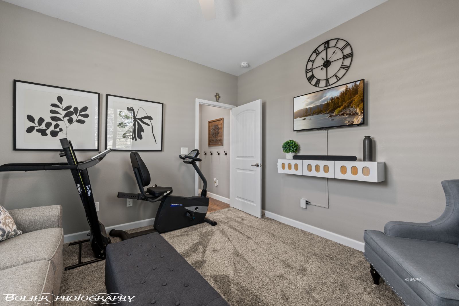 472  Paradise Valley Hts 