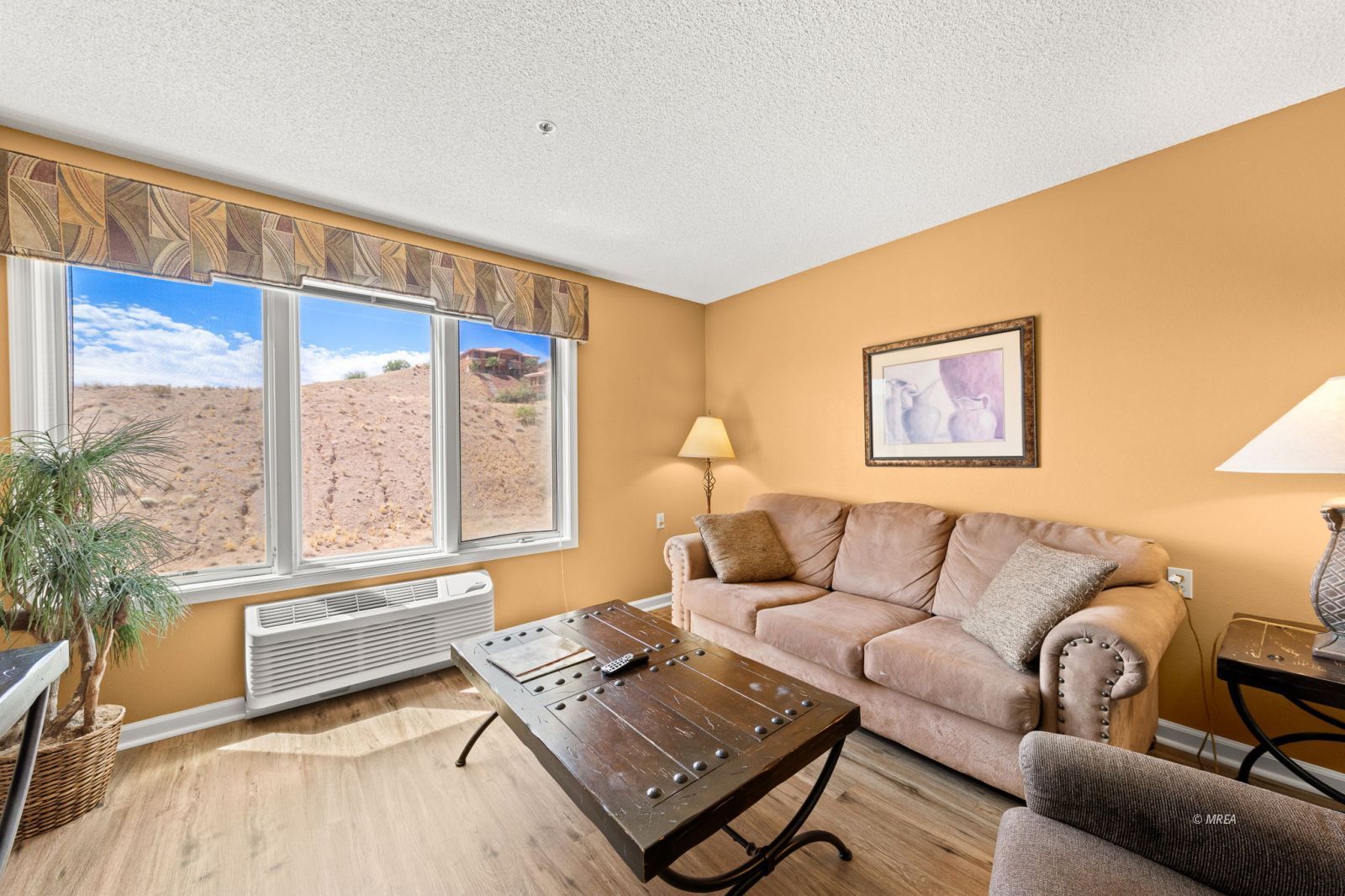 555  Highland Dr #307