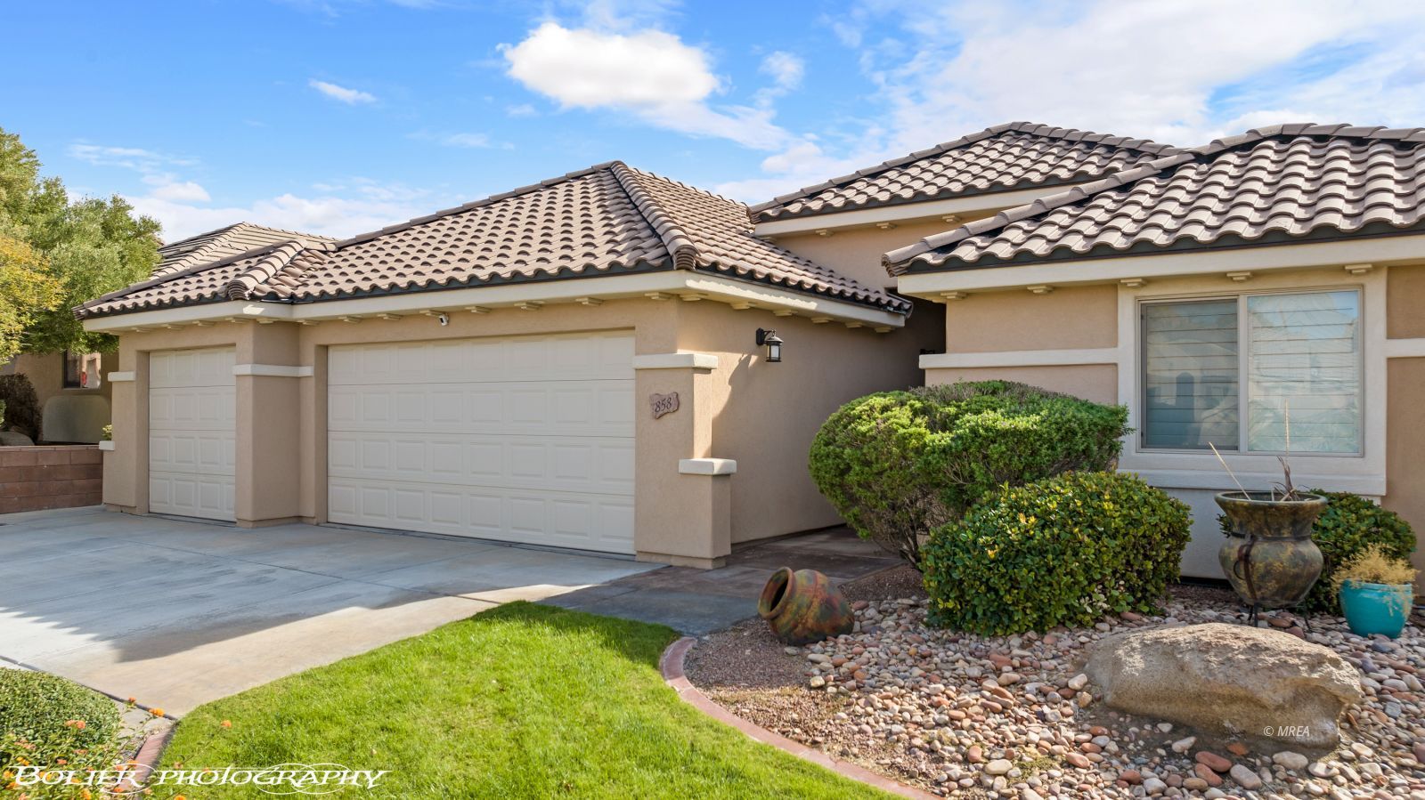 858  Falcon Glenn Dr