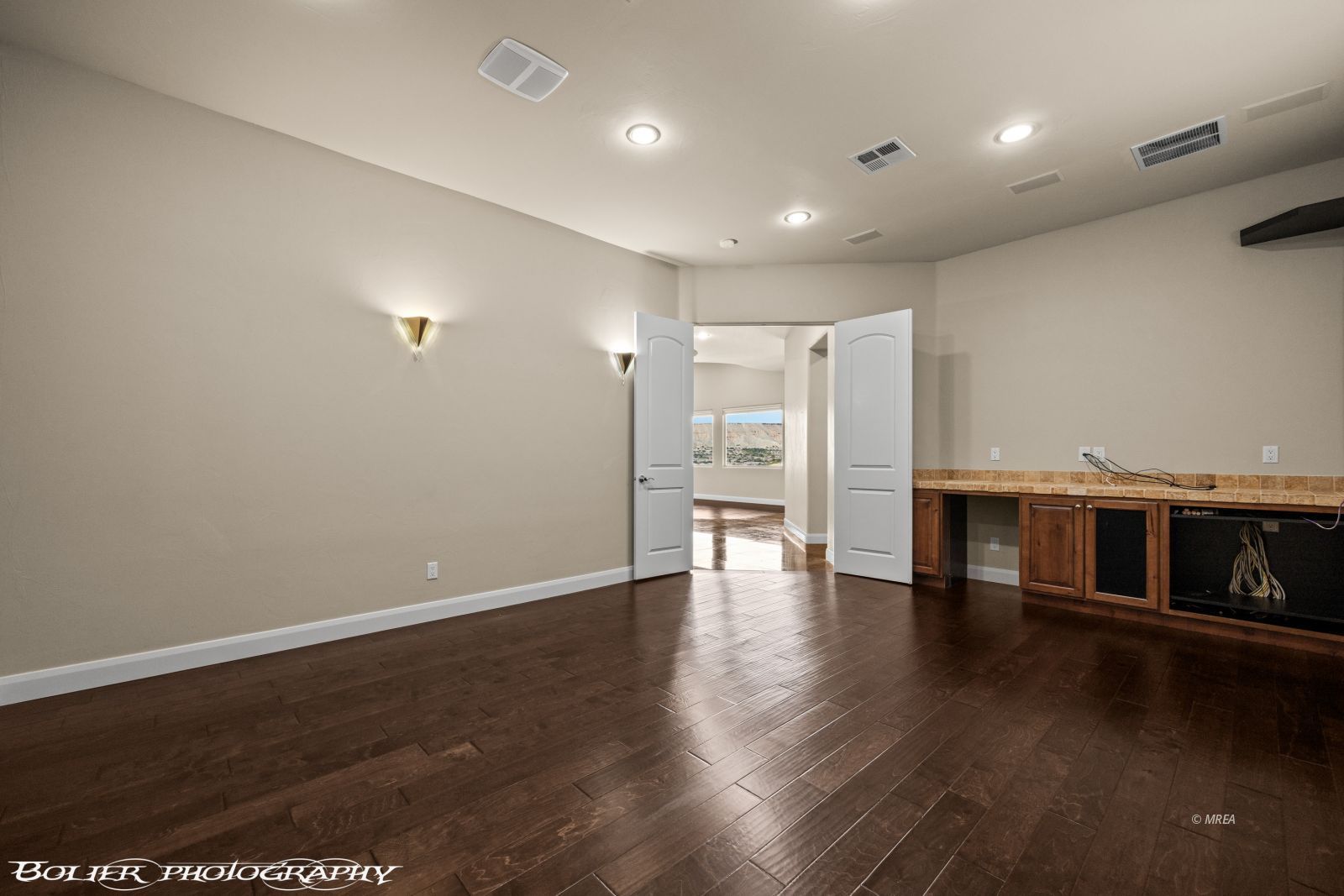 1111  Falcon Nest Ct