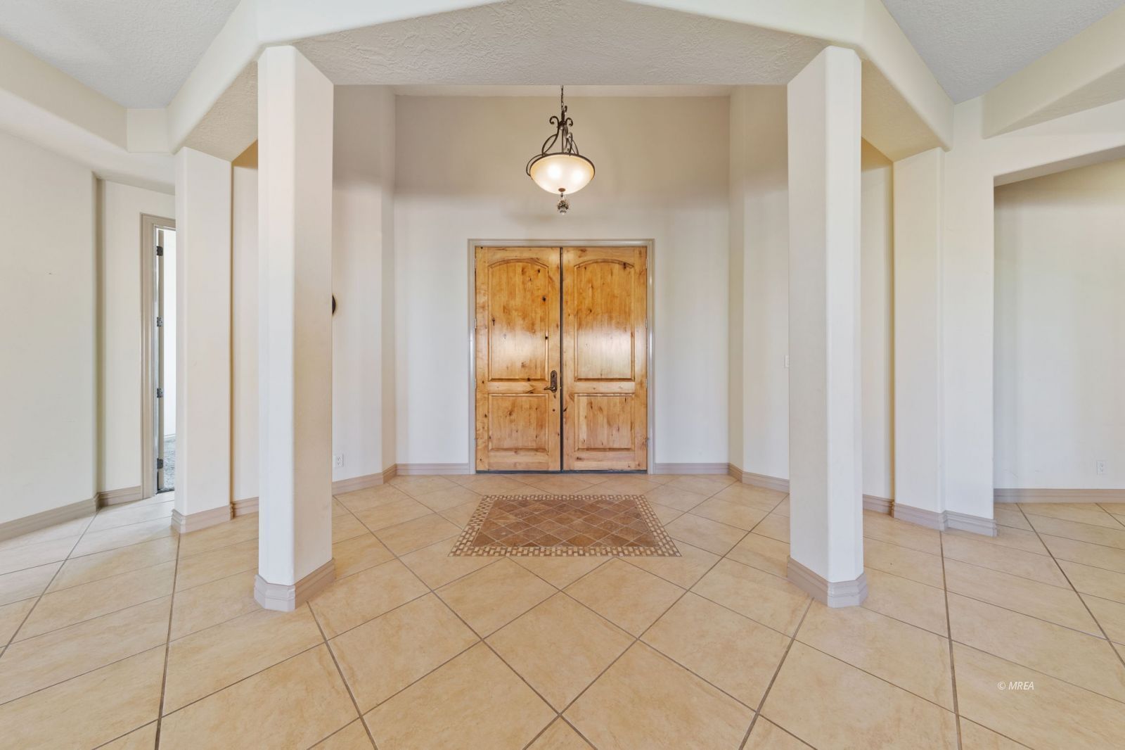 403  Crystal Canyon Dr